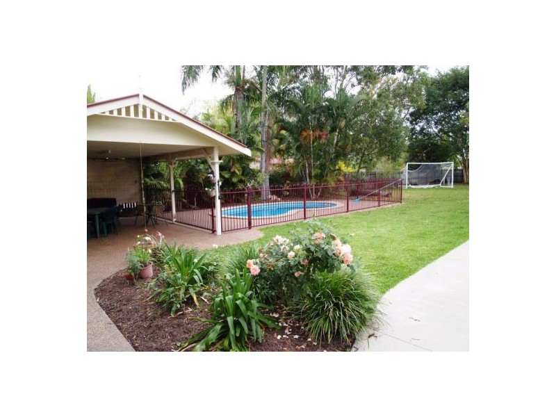 39 Brighton St, Point Vernon QLD 4655