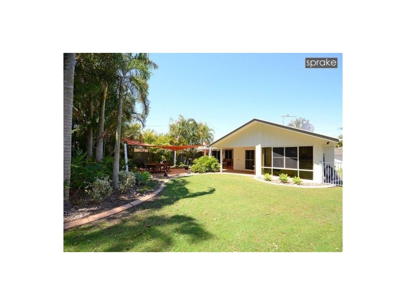 52 Corfield St, Point Vernon QLD 4655