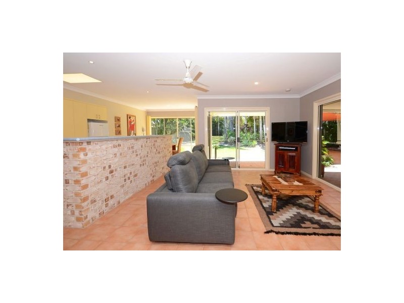 52 Corfield St, Point Vernon QLD 4655