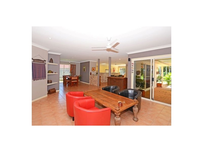 52 Corfield St, Point Vernon QLD 4655