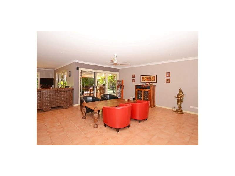 52 Corfield St, Point Vernon QLD 4655