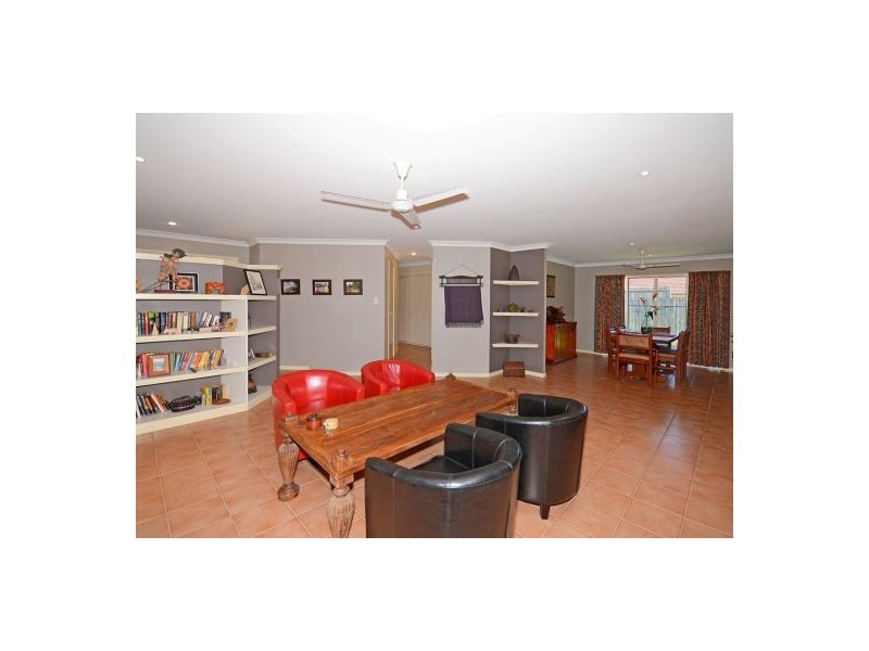 52 Corfield St, Point Vernon QLD 4655