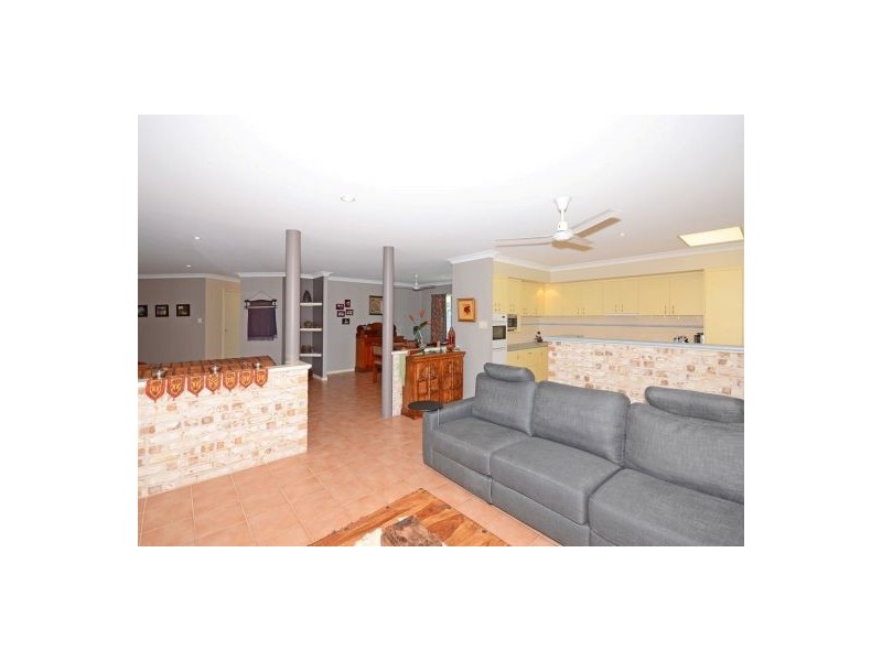 52 Corfield St, Point Vernon QLD 4655