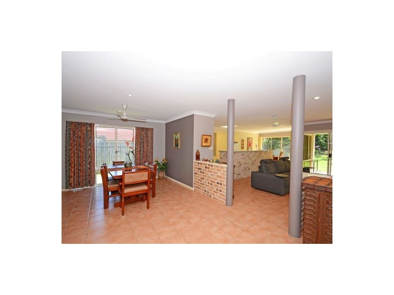 52 Corfield St, Point Vernon QLD 4655