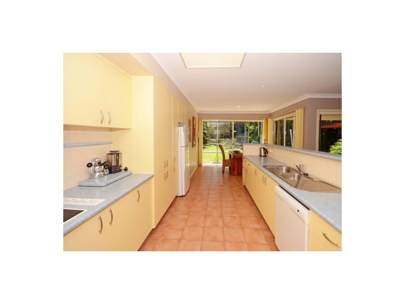 52 Corfield St, Point Vernon QLD 4655