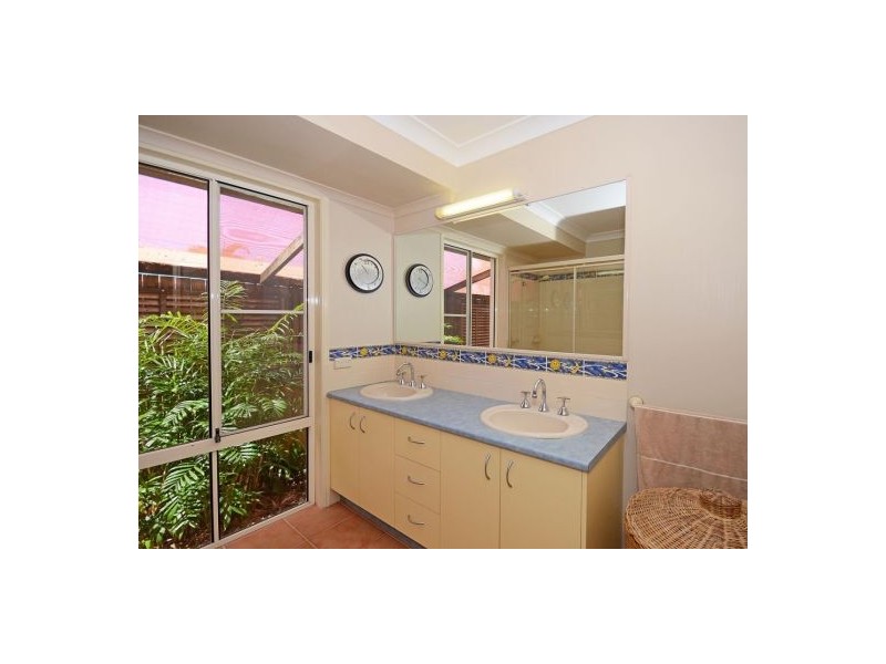 52 Corfield St, Point Vernon QLD 4655