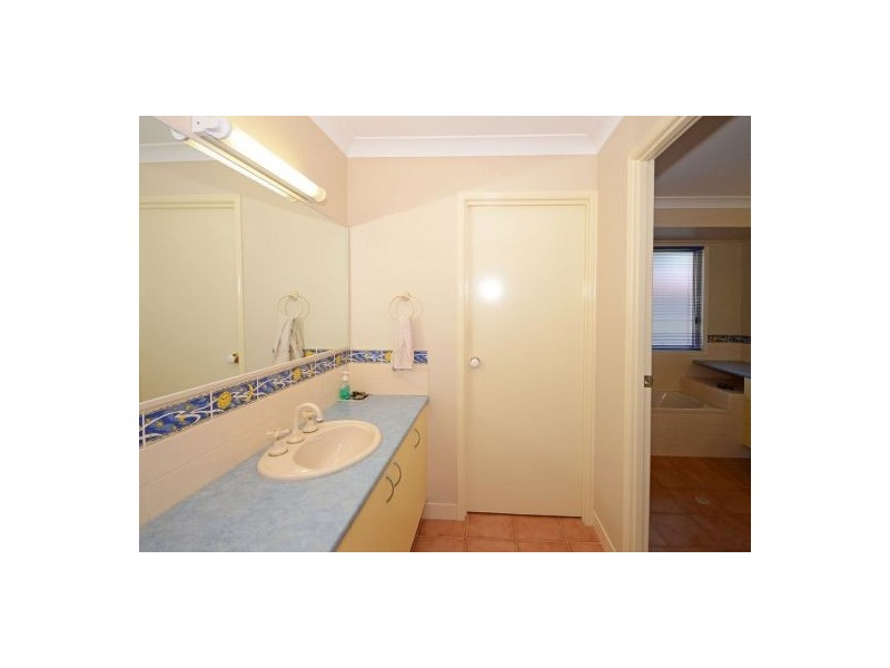 52 Corfield St, Point Vernon QLD 4655