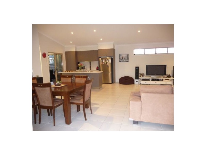 6 Genoa Crt, Point Vernon QLD 4655