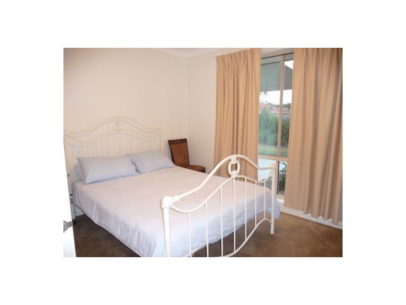 6 Genoa Crt, Point Vernon QLD 4655