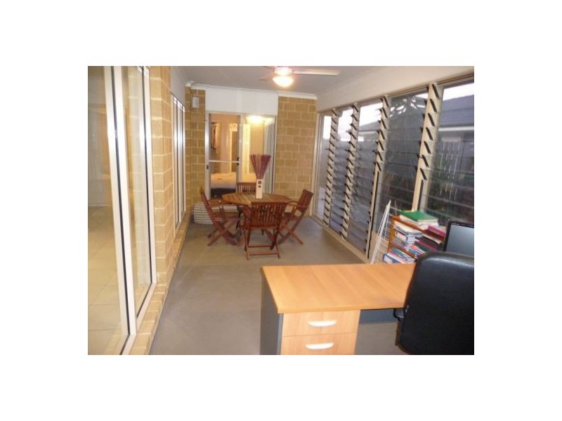 6 Genoa Crt, Point Vernon QLD 4655