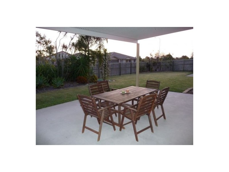 6 Genoa Crt, Point Vernon QLD 4655