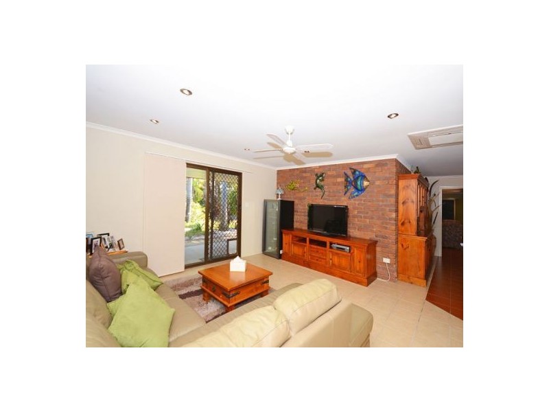 6 Yabara Crt, Wondunna QLD 4655