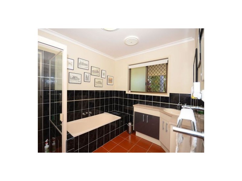 6 Yabara Crt, Wondunna QLD 4655