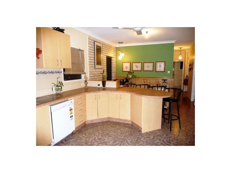 26 Hillcrest Ave, Scarness QLD 4655