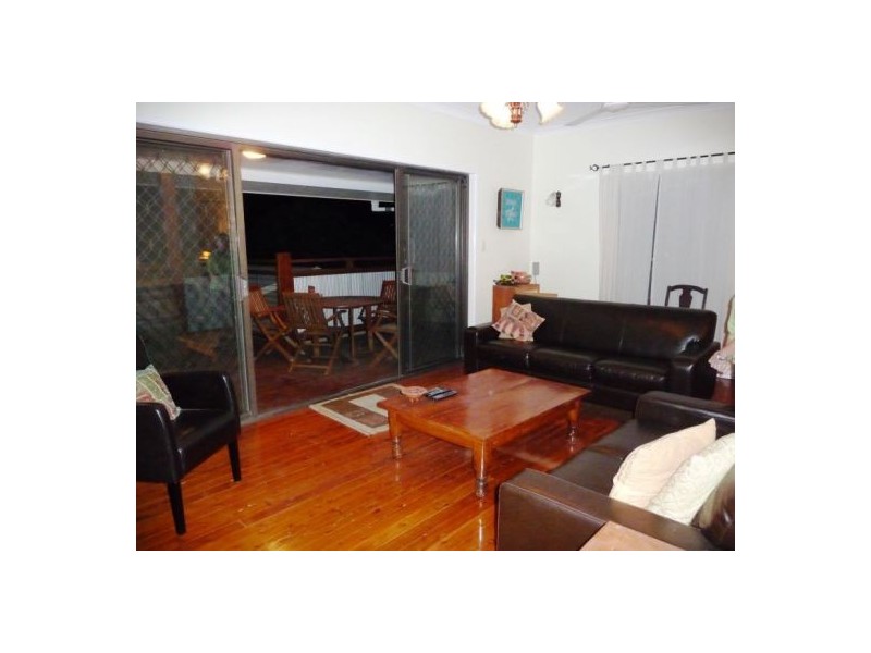 26 Hillcrest Ave, Scarness QLD 4655