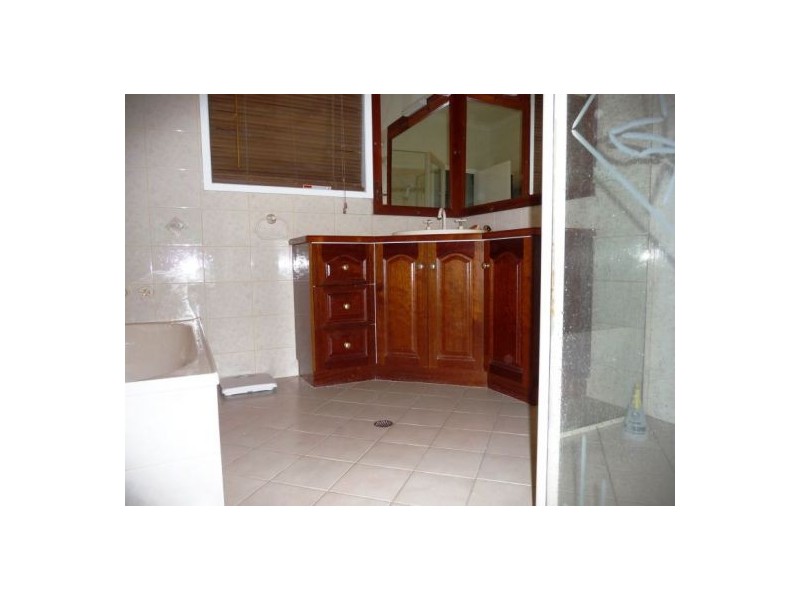 26 Hillcrest Ave, Scarness QLD 4655