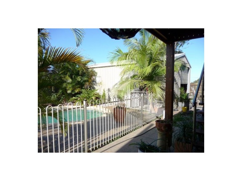 26 Hillcrest Ave, Scarness QLD 4655