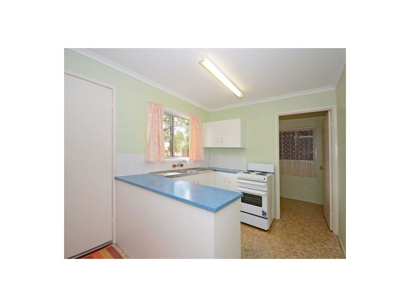 17 Hayworth St, Point Vernon QLD 4655