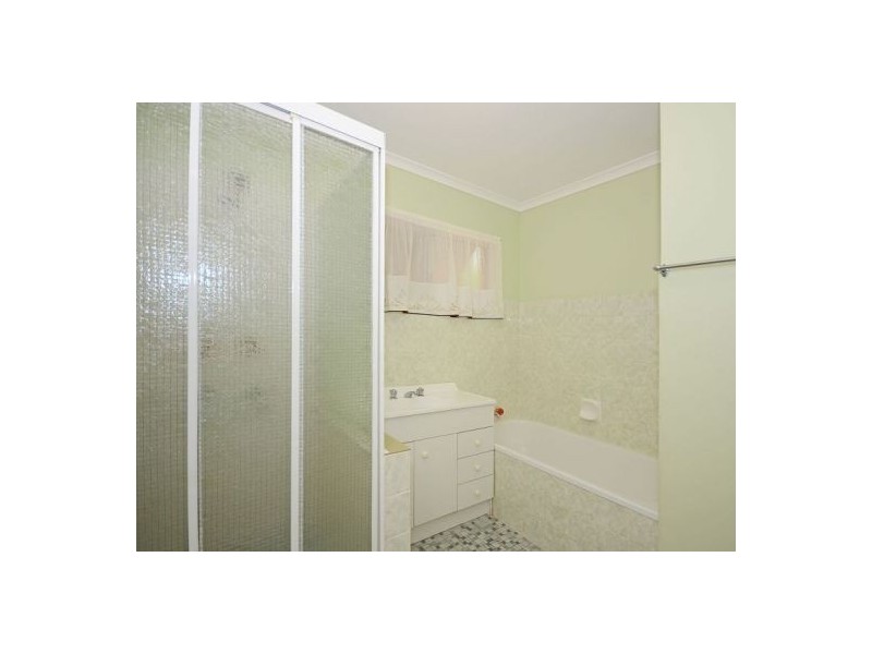 17 Hayworth St, Point Vernon QLD 4655