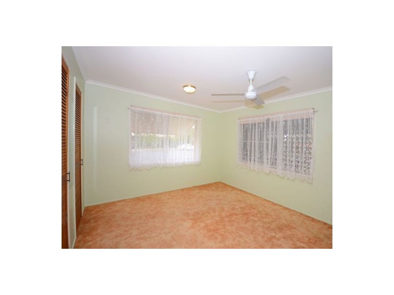 17 Hayworth St, Point Vernon QLD 4655