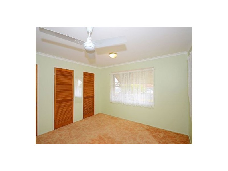 17 Hayworth St, Point Vernon QLD 4655