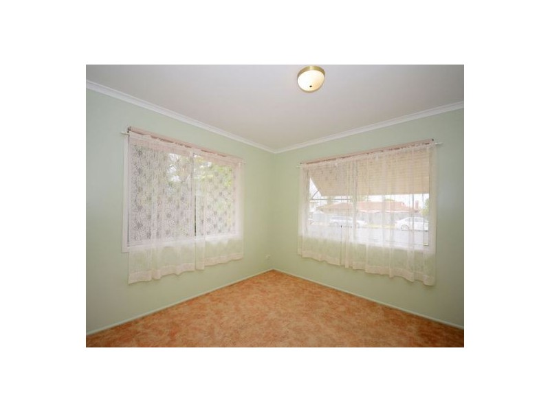 17 Hayworth St, Point Vernon QLD 4655