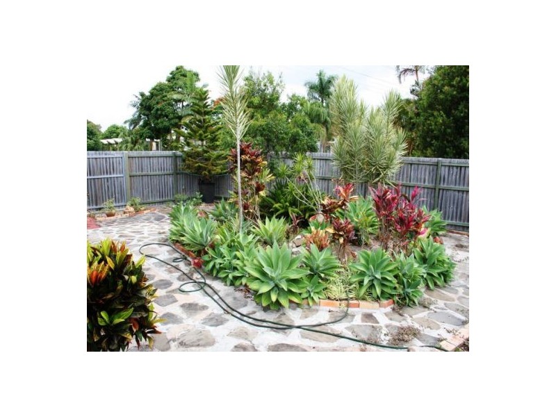 23 Truro St, Torquay QLD 4655