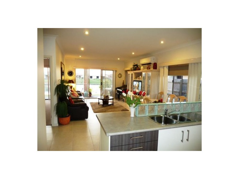 7 Lady Nelson Dr, Eli Waters QLD 4655