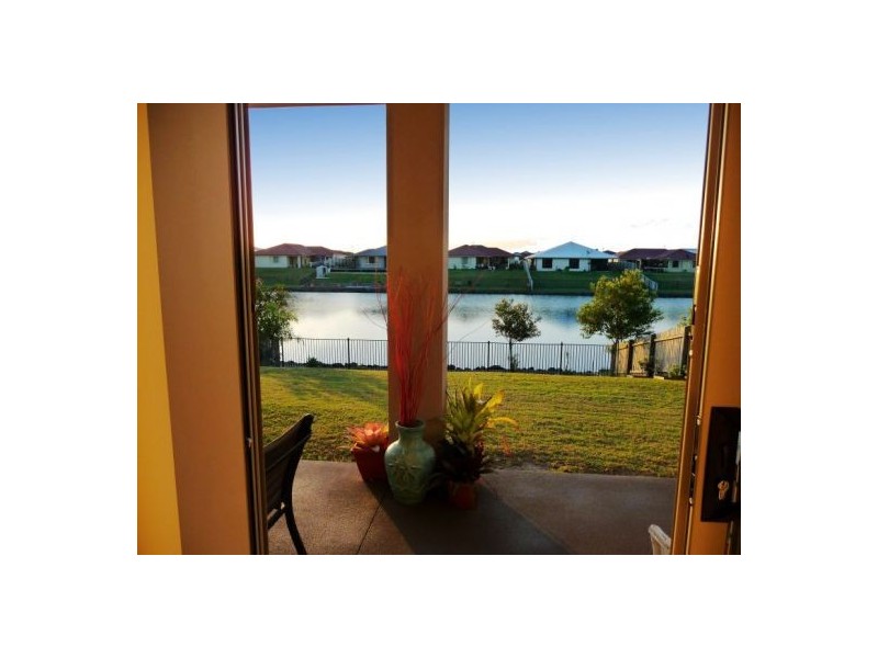 7 Lady Nelson Dr, Eli Waters QLD 4655