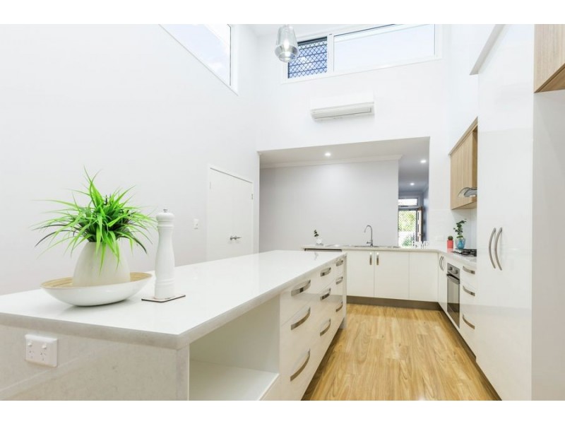 2/23 Oceanview Street, Point Vernon QLD 4655