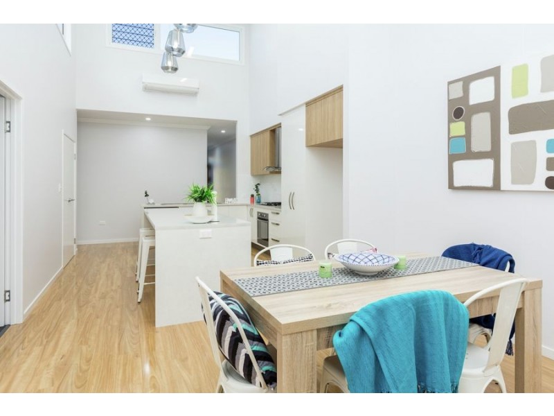 2/23 Oceanview Street, Point Vernon QLD 4655