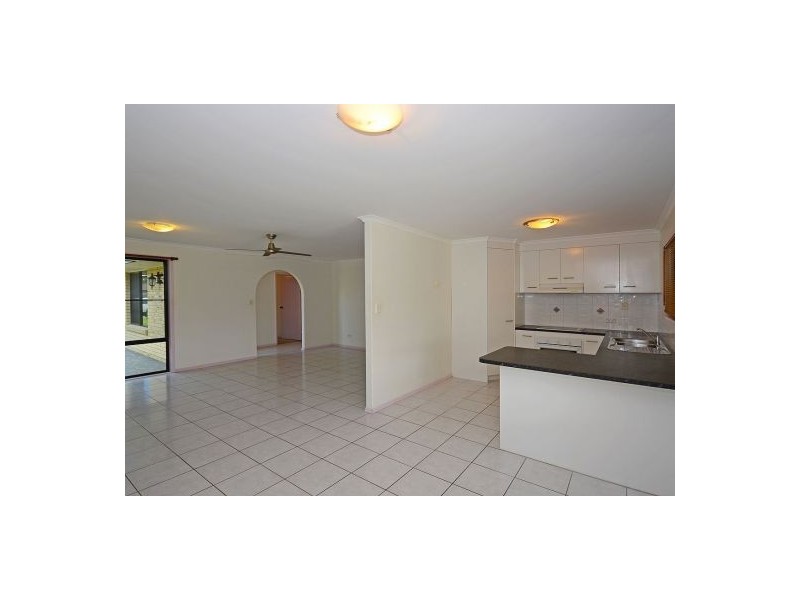 29 Archer Dr, Point Vernon QLD 4655