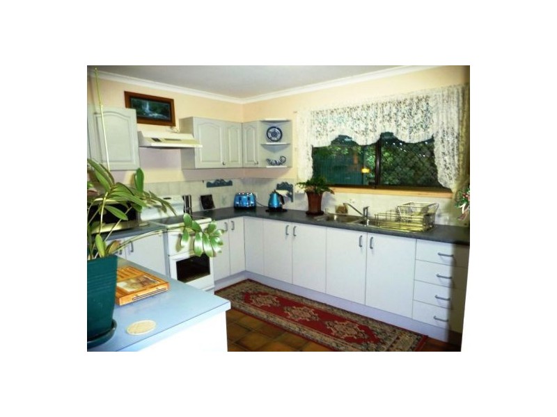 68 North St, Point Vernon QLD 4655