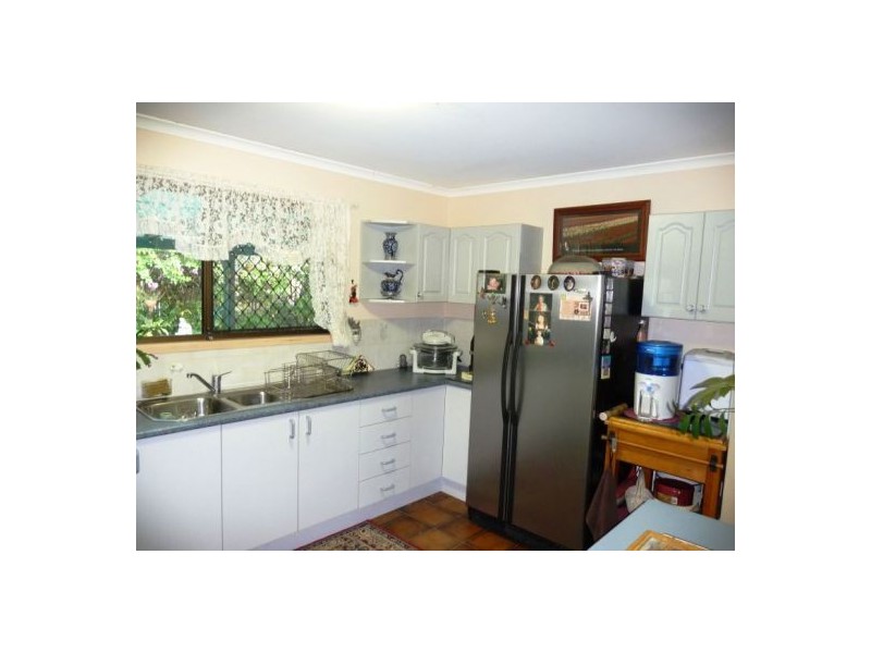 68 North St, Point Vernon QLD 4655