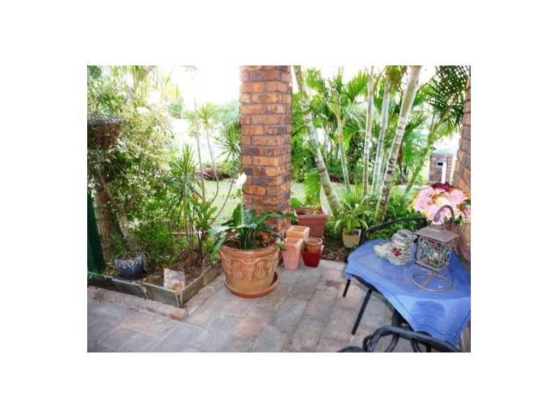 68 North St, Point Vernon QLD 4655