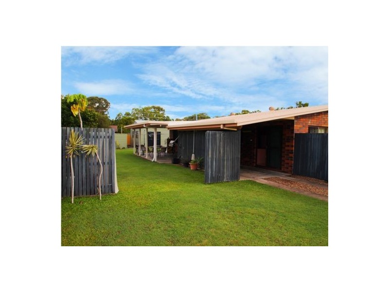 6 Drummond St, Urangan QLD 4655