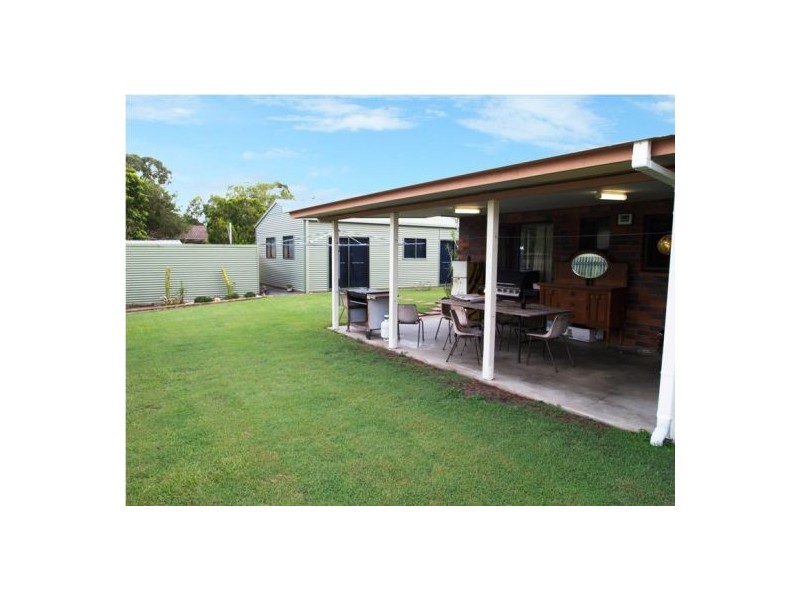 6 Drummond St, Urangan QLD 4655