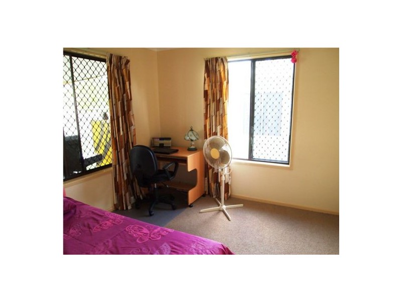 6 Drummond St, Urangan QLD 4655