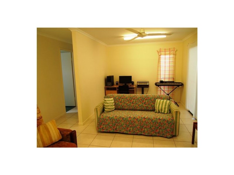 6 Drummond St, Urangan QLD 4655