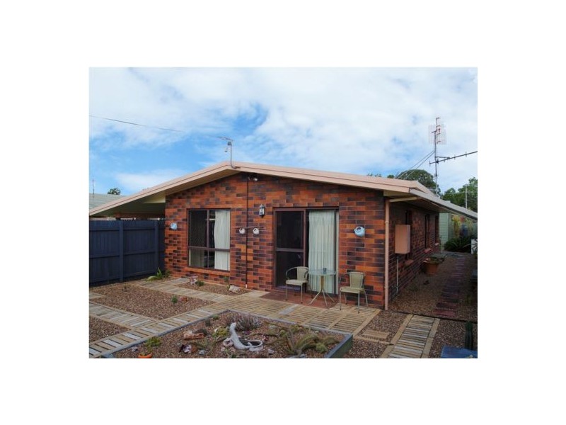 6 Drummond St, Urangan QLD 4655