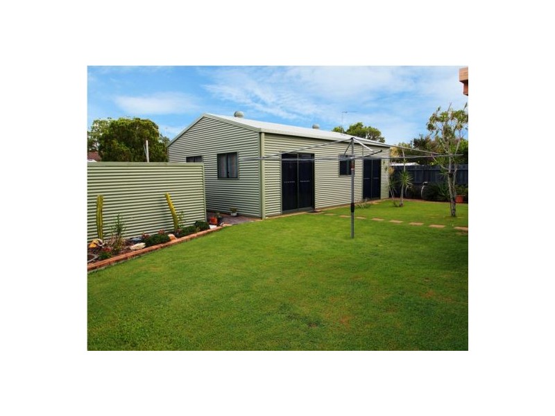 6 Drummond St, Urangan QLD 4655