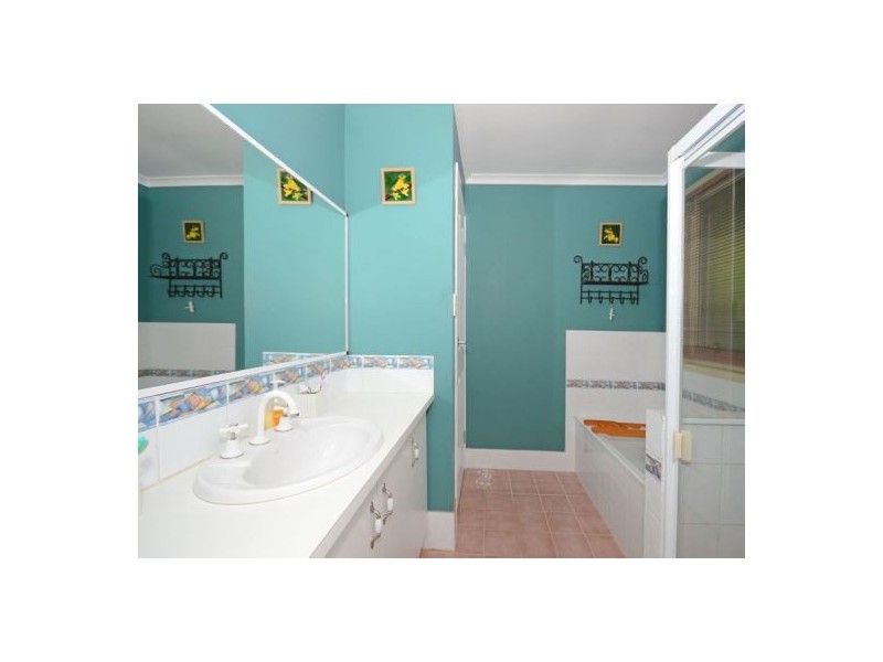 39 Areca Dr, Kawungan QLD 4655