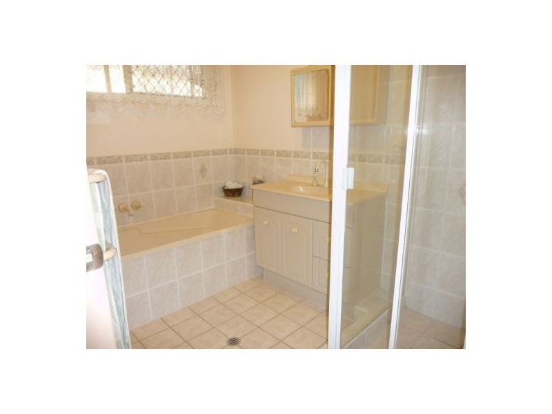 9 Haupt Ave, Pialba QLD 4655