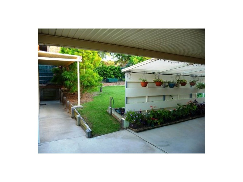 9 Haupt Ave, Pialba QLD 4655