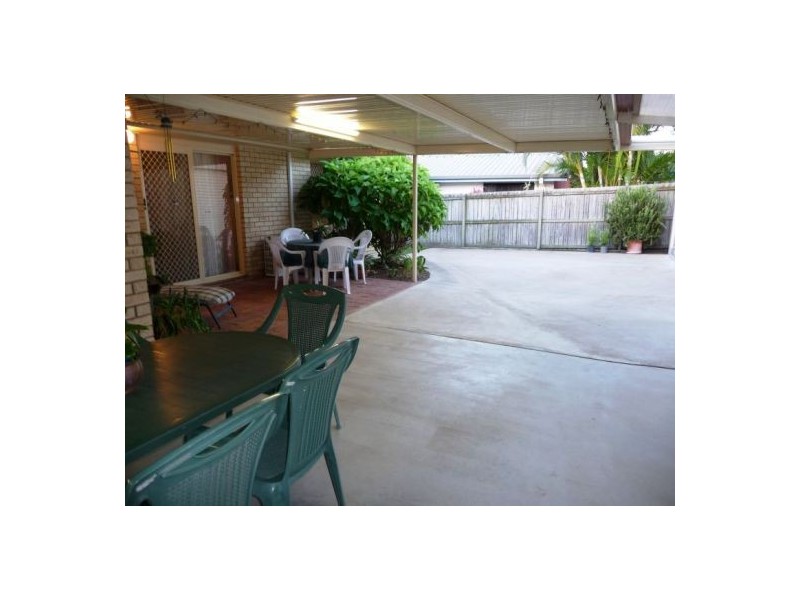 9 Haupt Ave, Pialba QLD 4655