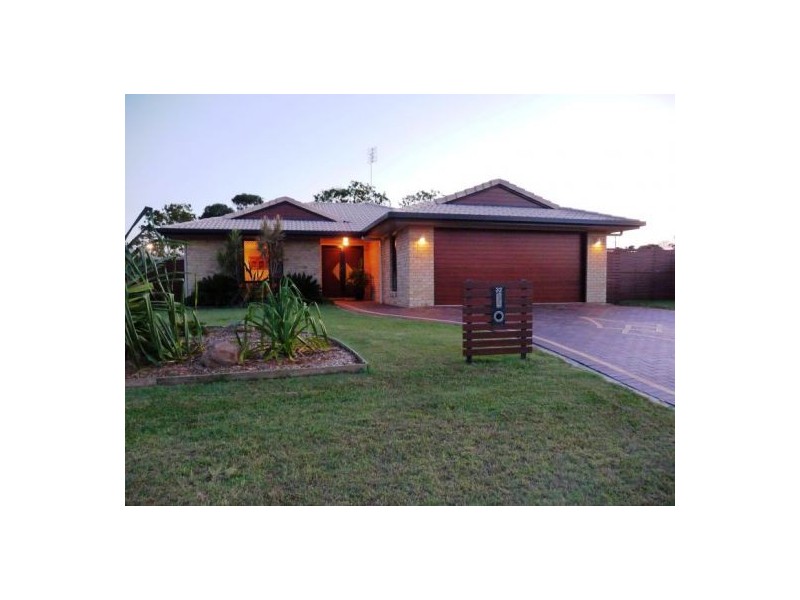 32 Harrison Cct, Urangan QLD 4655