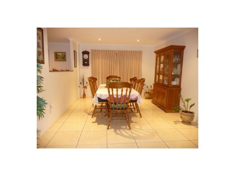 32 Harrison Cct, Urangan QLD 4655