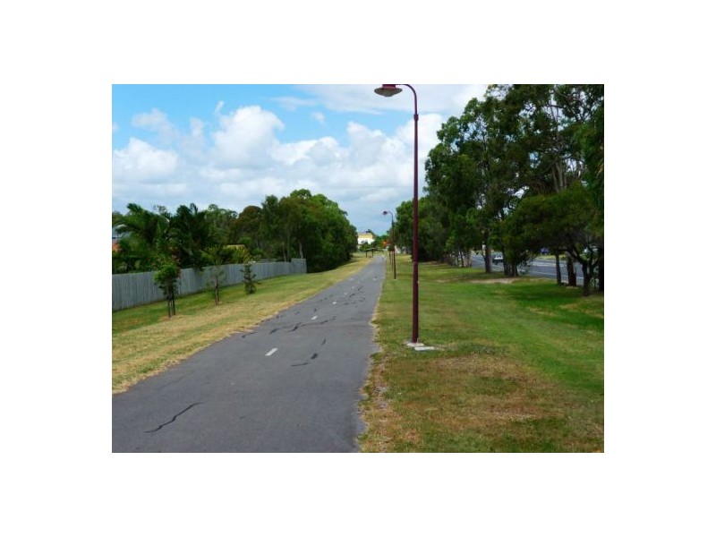32 Harrison Cct, Urangan QLD 4655