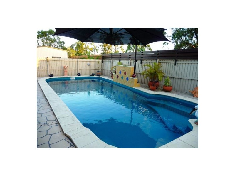 32 Harrison Cct, Urangan QLD 4655