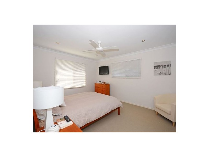 16 Beagle Avenue, Nikenbah QLD 4655